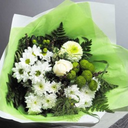 Bouquet Blanc & Vert – Élégance Naturelle