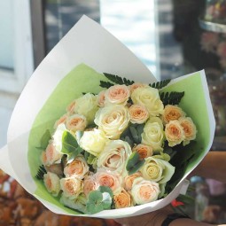 Bouquet de Roses Mix Blanc – Élégance Intemporelle