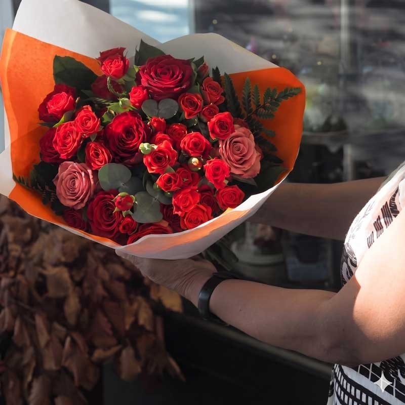 Bouquet Roses Rouges Paris | Livraison Rapide Fleuriste